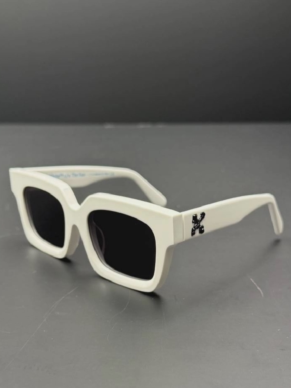 Off-White Rectangular White Frame Sunglasses with Black Lenses - Picture 3 of 6